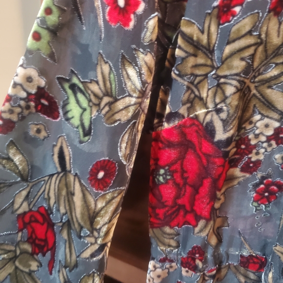 Guess Black and Red Floral Dress/ Duster - Picture 3 of 5